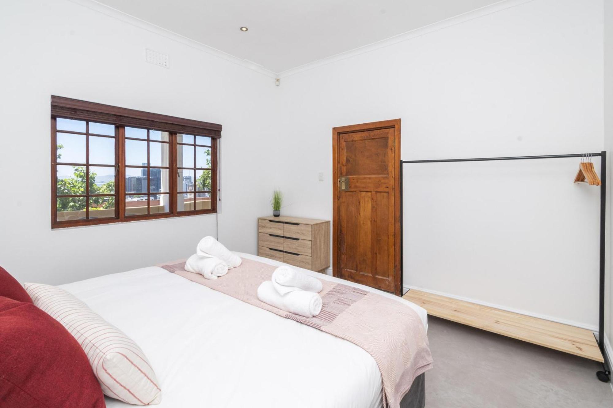 Apartamento Vibrant 3-bedroom In The Heart Of Bo-kaap *