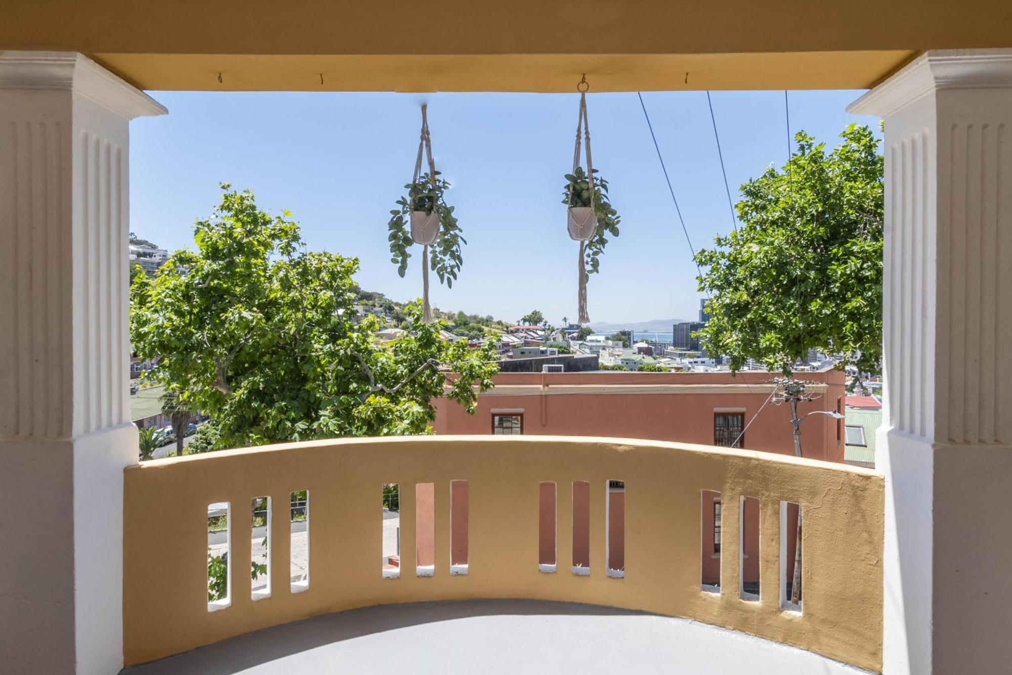 Apartamento Vibrant 3-bedroom In The Heart Of Bo-kaap